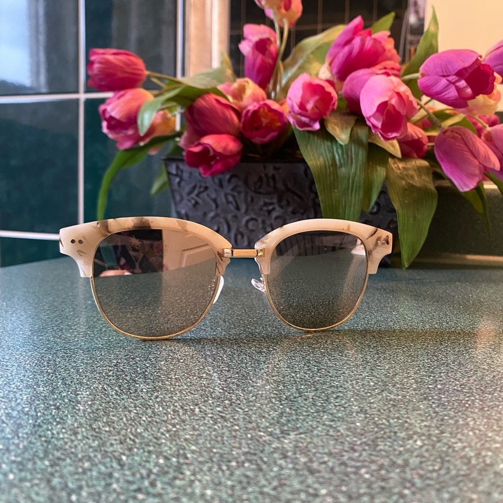 Forever 21 Cream and Gold Sunglasses